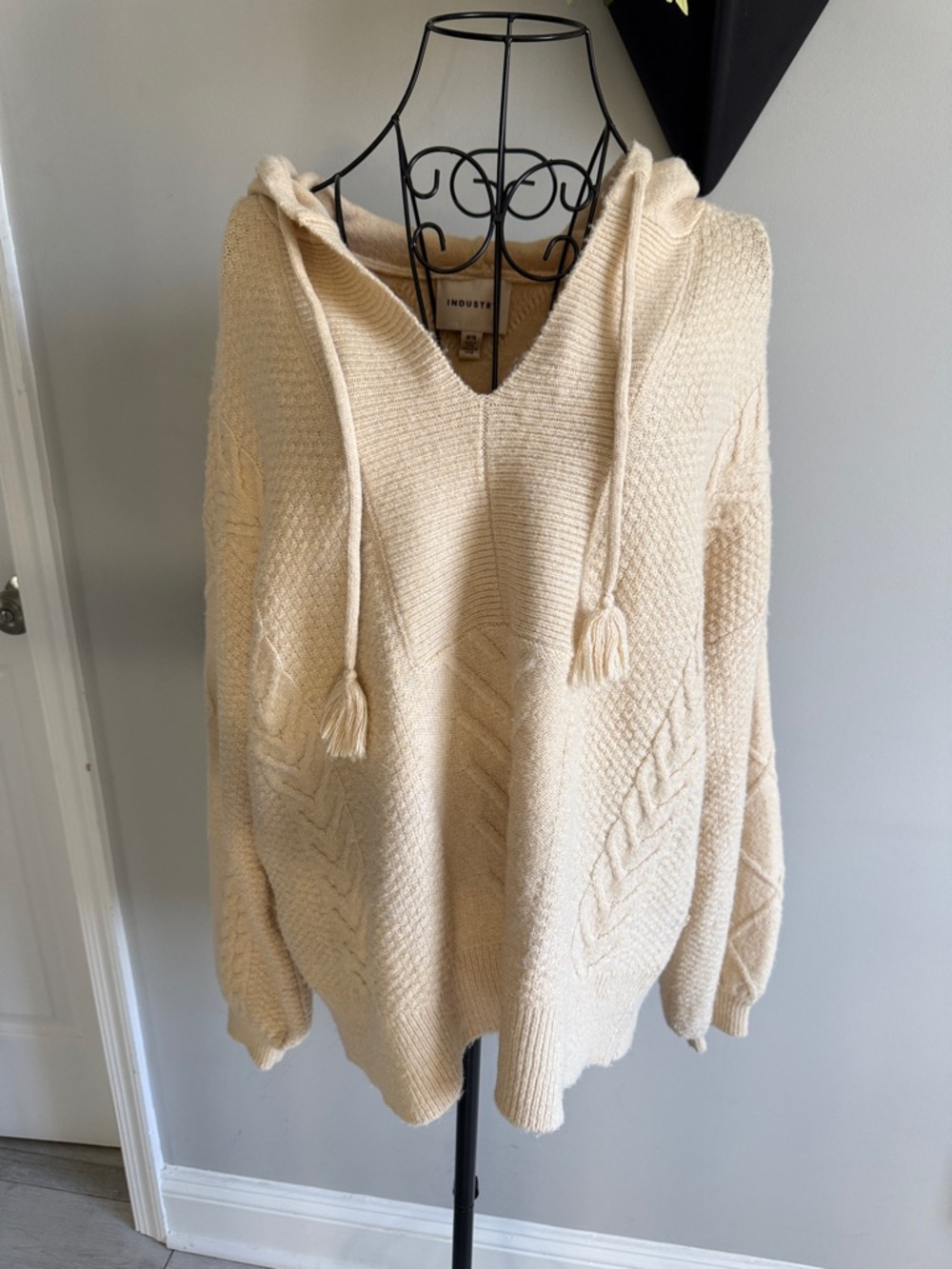 INDUSTRY REPUBLIC CLOTHING Cozy Cream Hooded Cable-Knit Sweater, M - Picture 8 of 9